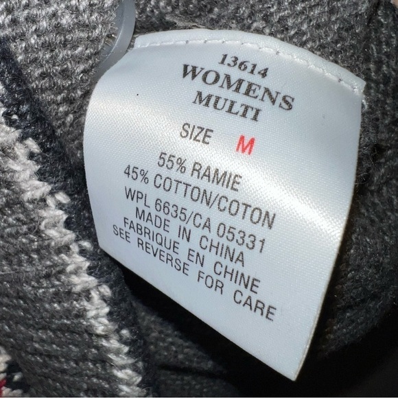 Woolrich Women’s Red and Gray Button Front Cardigan Fairisle Sweater Size Medium - Picture 4 of 9